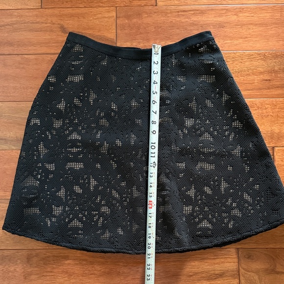 Ann Taylor Black Lace Flounce Skirt Size 8 - Picture 8 of 8
